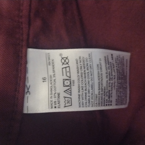 Shorts - Picture 4 of 5